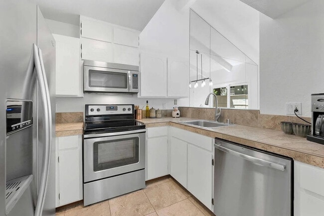 Photo - 19304 Vineyard Ln