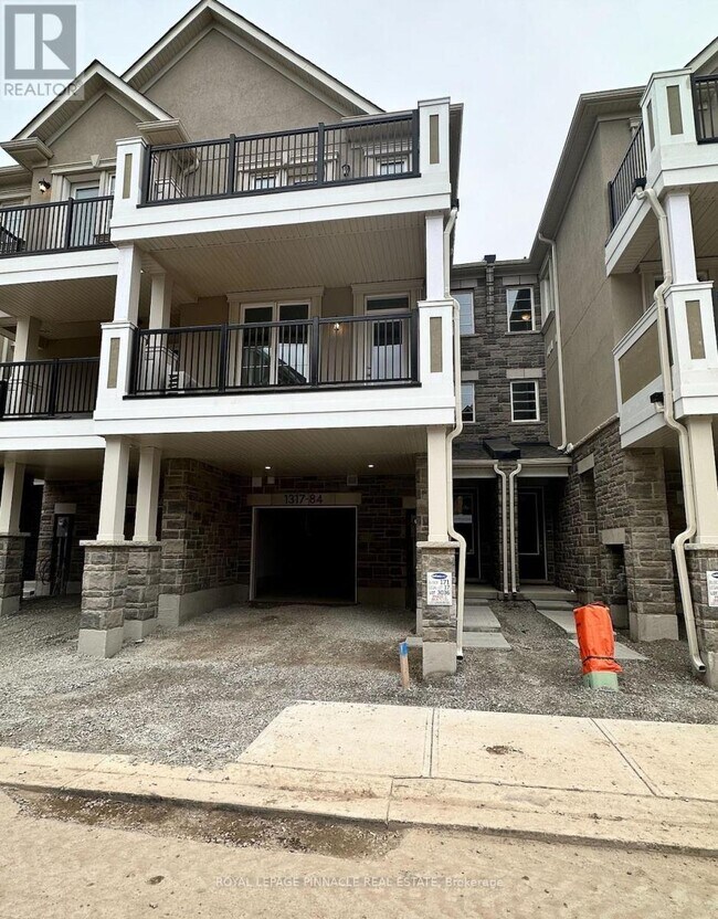 Photo - 1317 Leriche Wy