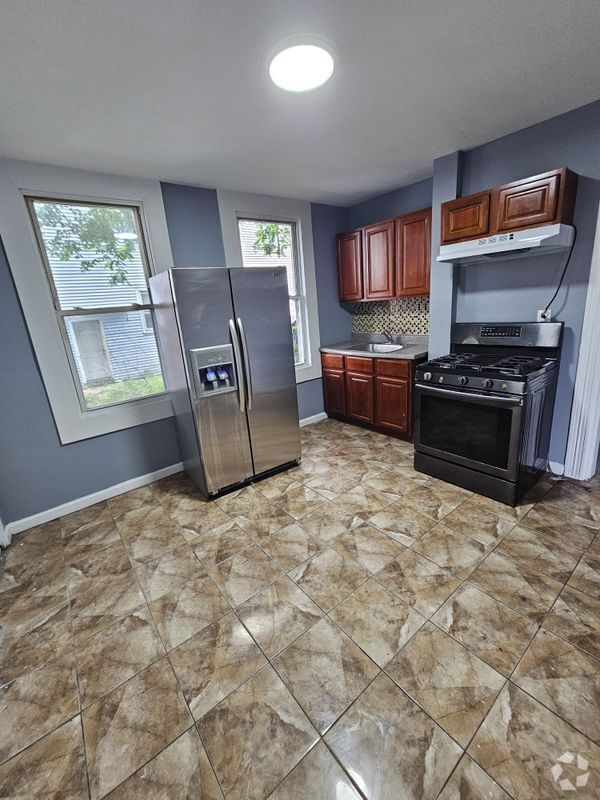 Building Photo - 17 E 21st St Rental