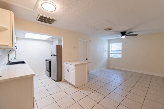 1414 San Juan Ct Unit B