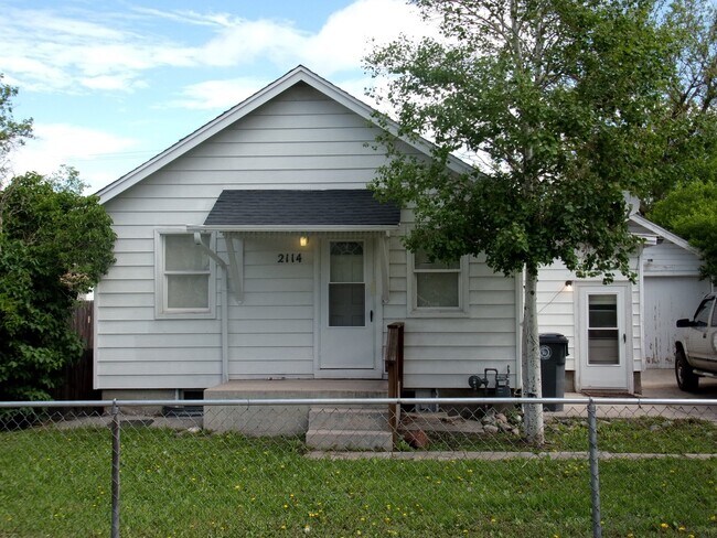 Photo - 2114 E 11th St House