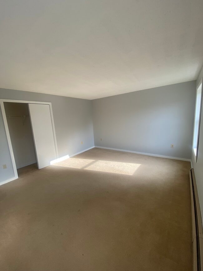 Photo - Pinewood Apartments