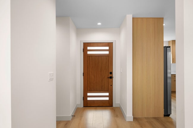 Photo - 918 University Ave