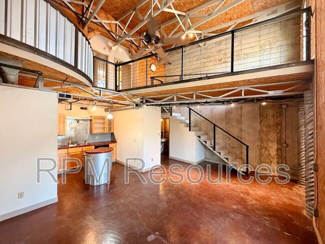 Photo - 300 Summit Ridge Dr