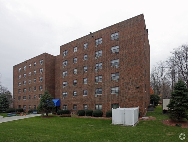 Lakeview Arms - Lakeview Arms Apartments