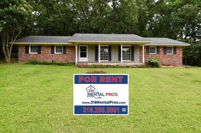 Building Photo - Spacious 4 bedroom 3 bathroom home with large yard and 2 car garage