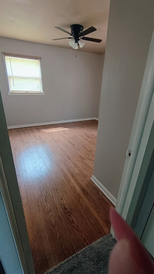 Photo - 5825 N 76th St Unit B
