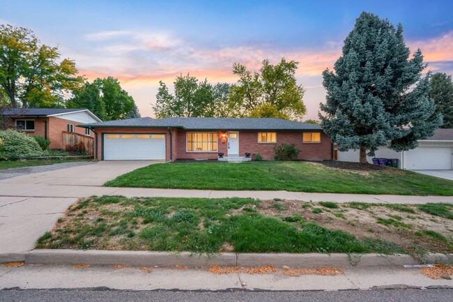 Building Photo - Available NOW! 4 Bedroom 3 Bath Beautiful ... Rental