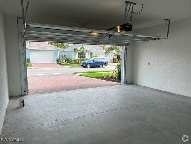 Building Photo - 393 Deauville Lp Rental