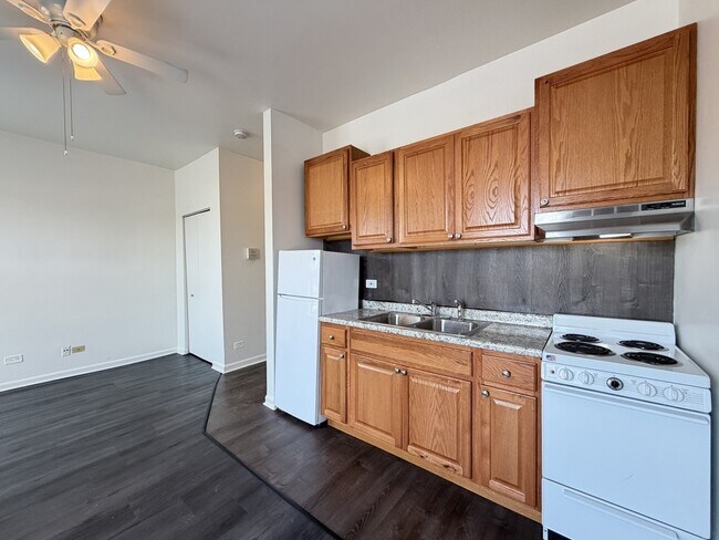 Photo - 3957 W Irving Park Rd Unidad 2