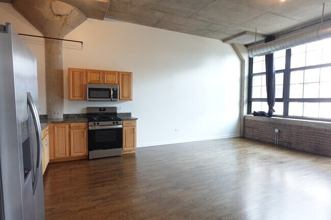 Photo - 3963 W Belmont Ave Unit 219