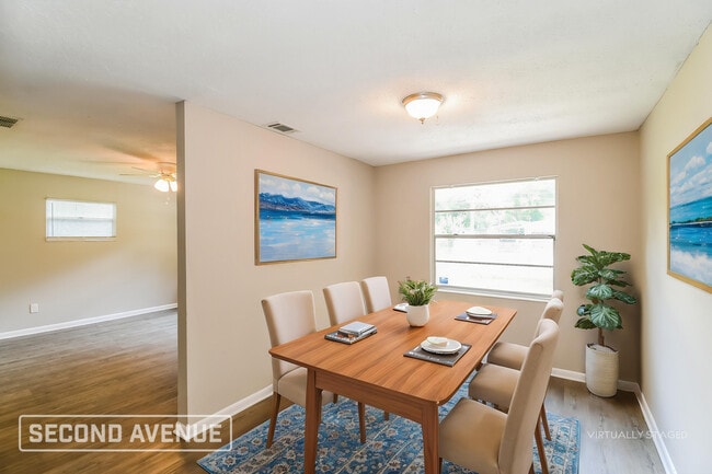 Photo - 2939 W 4th St