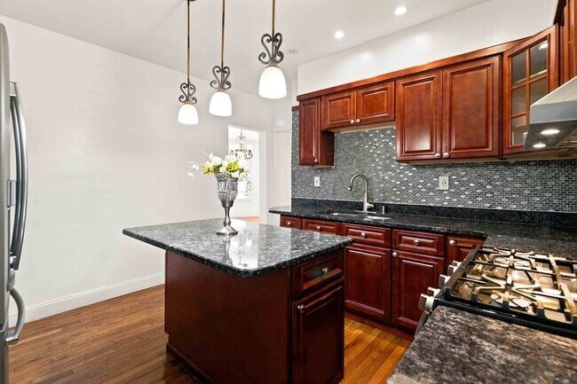 15 Fairmount St Unit 2
