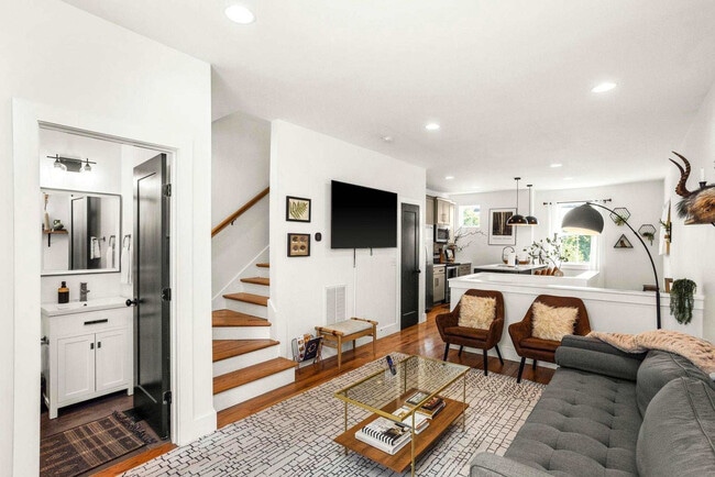 Building Photo - 4908I Delaware Ave Rental