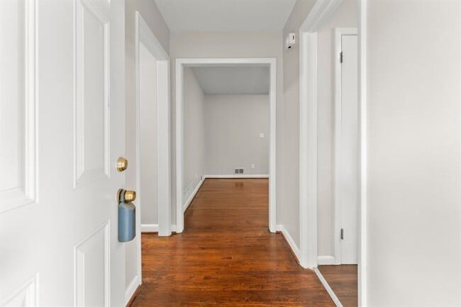 Photo - 2352 Elmwood Cir SE