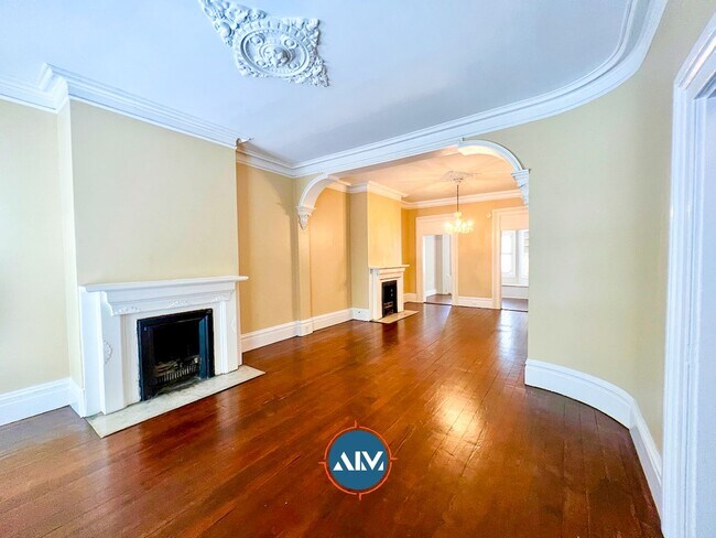 Photo - 208 ET Unit Parlor