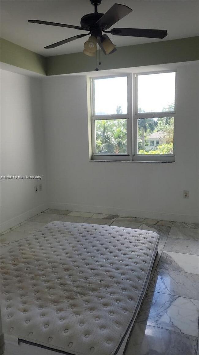 Photo - 19900 E Country Club Dr Unidad 310
