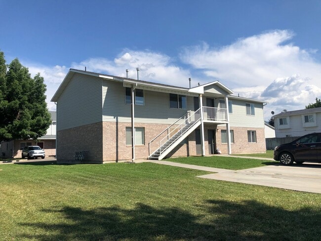 Building Photo - 148 W 1140 N Unit Apt 2