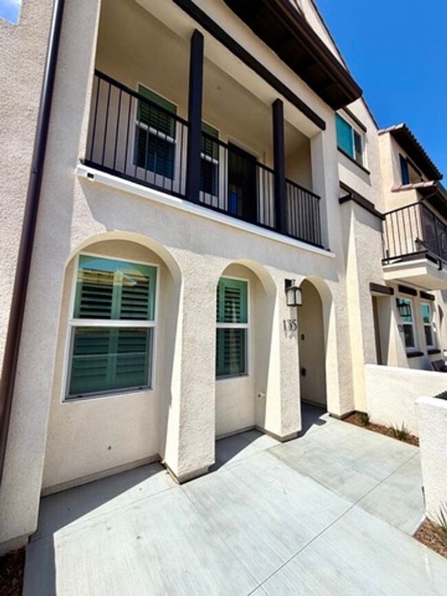 Photo - Brand-New Luxury Townhome for Lease in Claremont