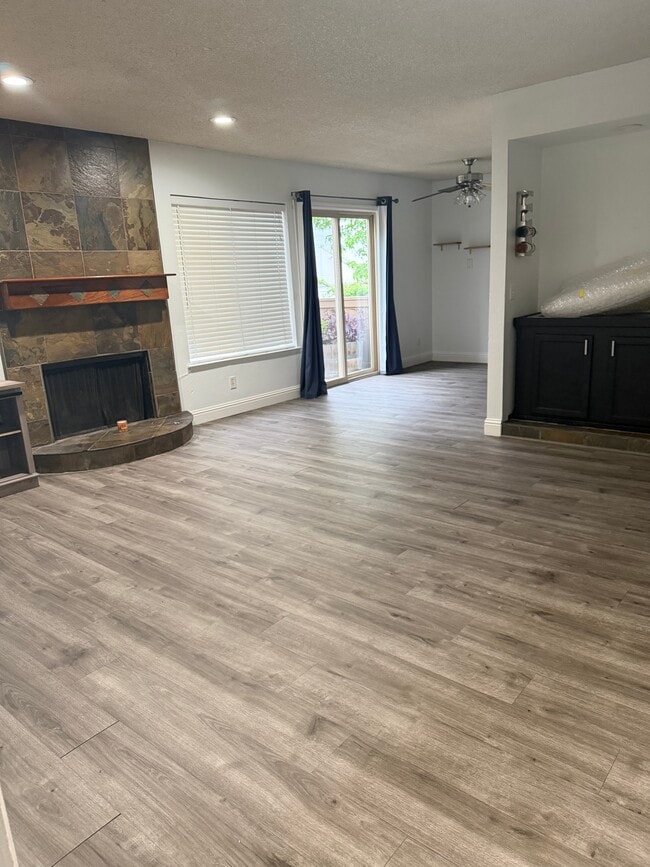 Photo - 3701 Colonial Dr Unit 228