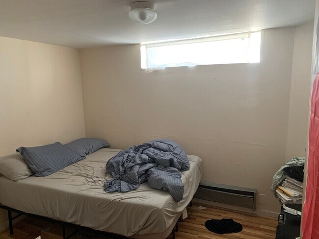 Photo - 684 Parker St