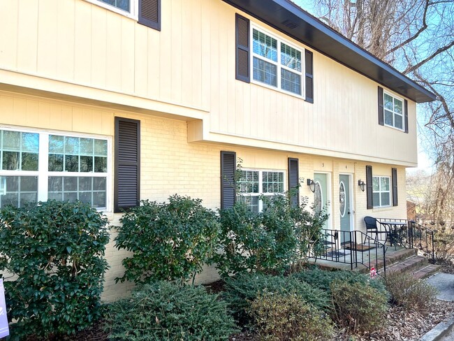 1902-C James St - Available Now! - 1902-C James St - Available Now! Casa