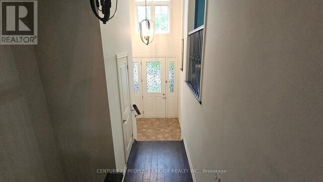 Photo - 32 Meadowcreek Rd