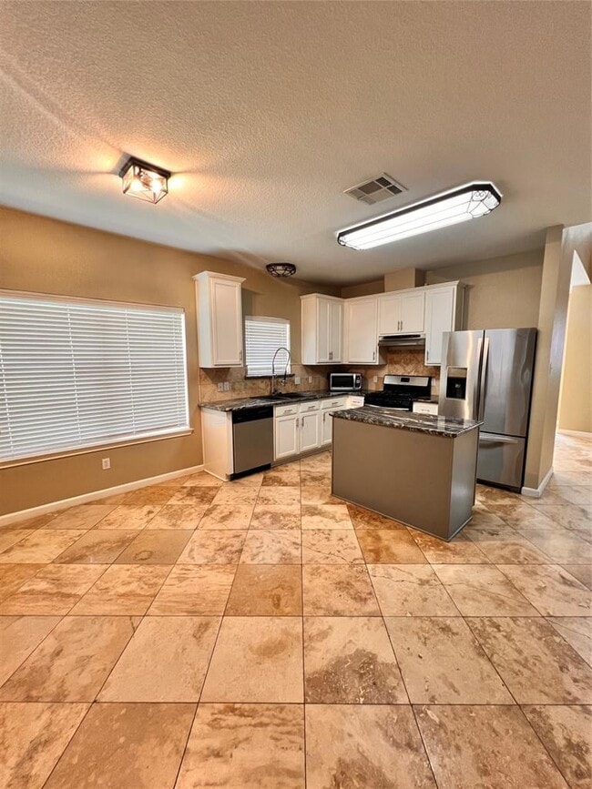 Photo - 1511 Tonia Loop