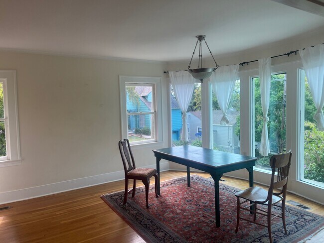 Photo - 1145 Grandview Dr