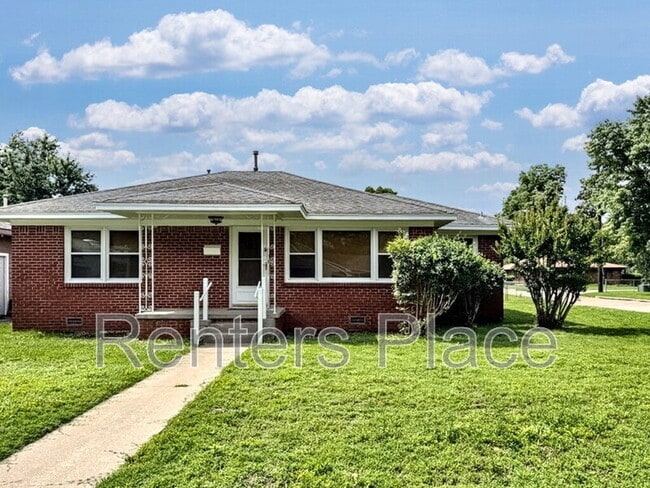 Photo - 1506 E 54th St House