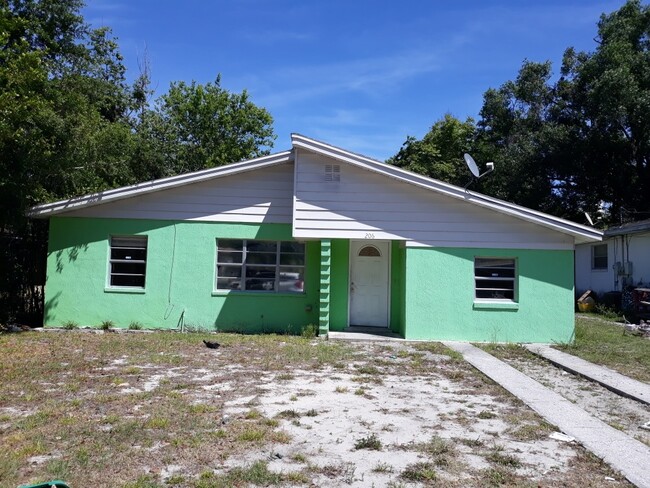 Building Photo - 206 N Chester St Rental