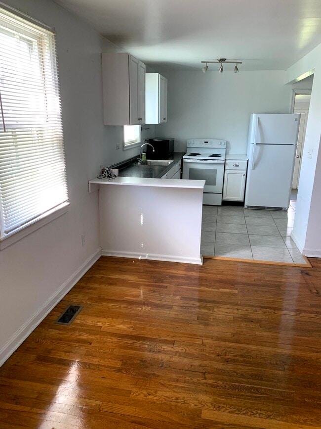 Photo - 195 Clearview Dr