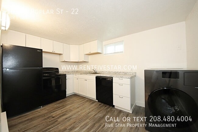 Photo - 1022 E Poplar St Unidad 22