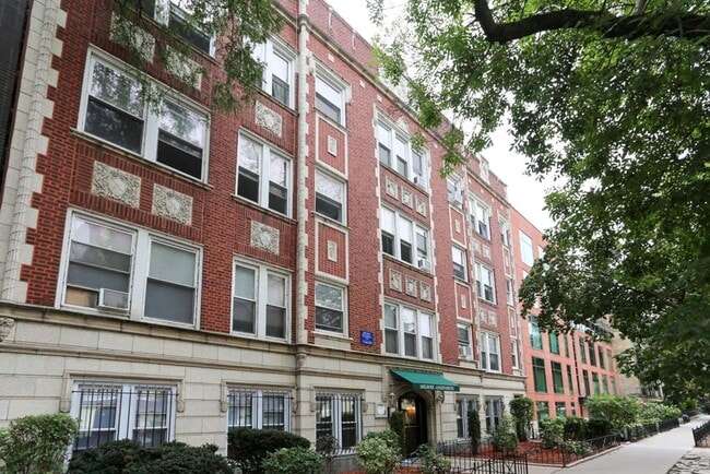 Building Photo - 516 W Melrose Unit 613