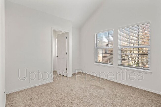 Photo - 1611 SW San Mateo Terrace
