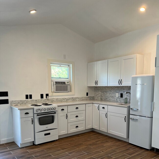 Photo - 5746 Velasco Ave