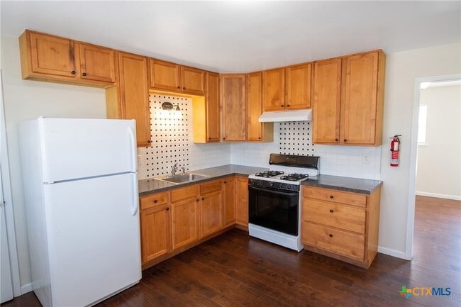 Photo - 2609 Live Oak Dr