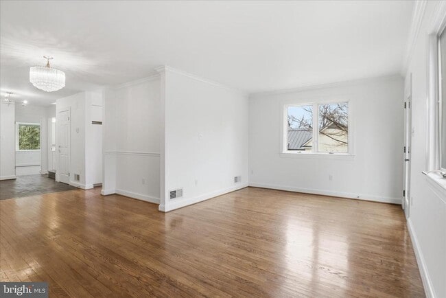 Photo - 218 E Marshall St