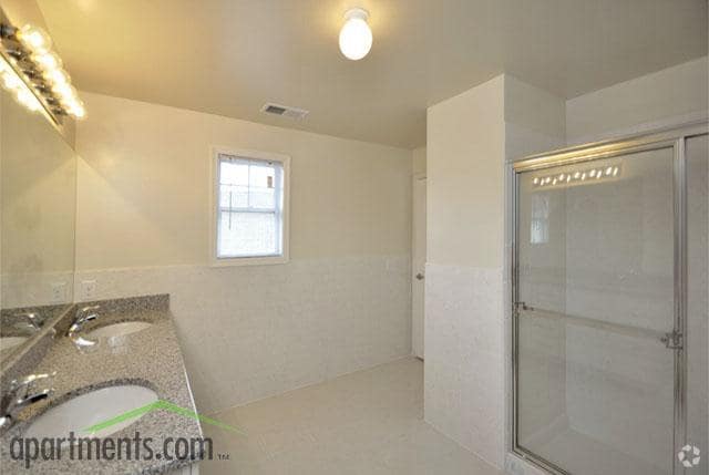 Bathroom - Springfield Gardens