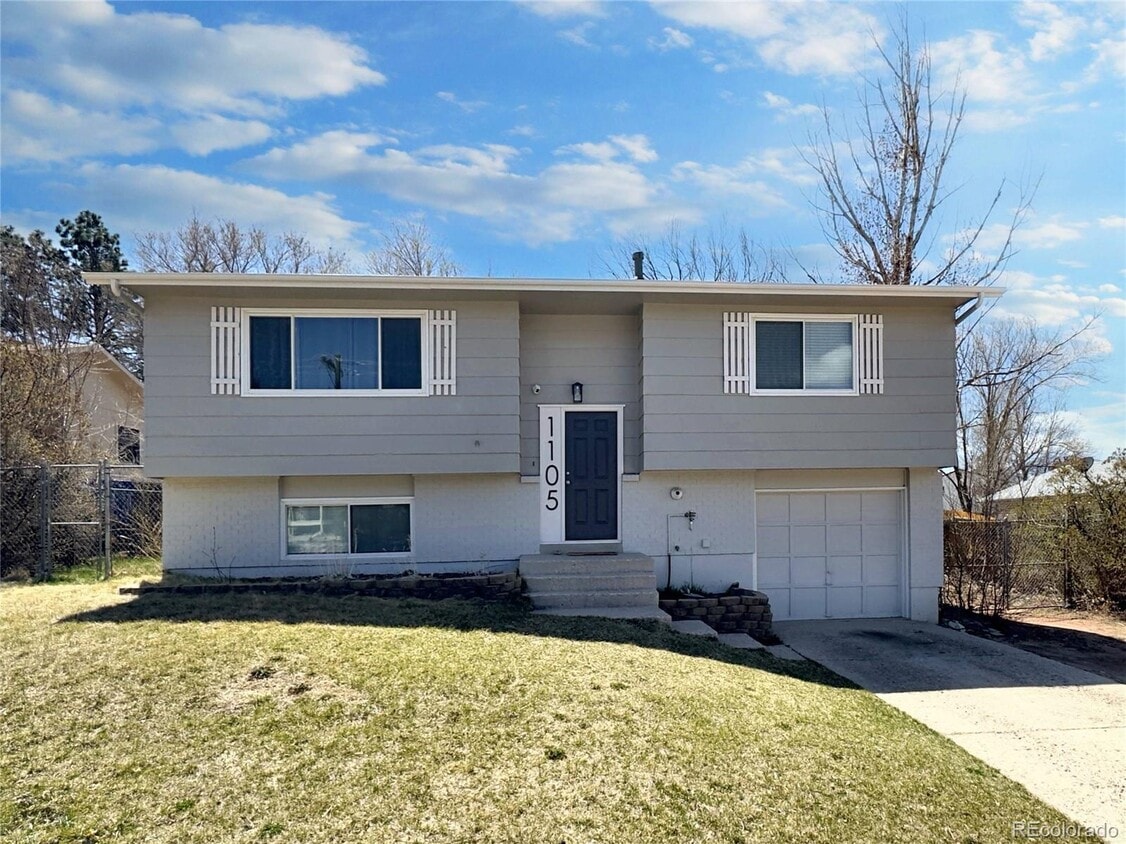 Photo - 1105 Mount View Lane-