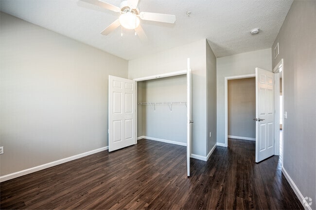 2BR, 2BA - 1,002SF - Primary Bedroom