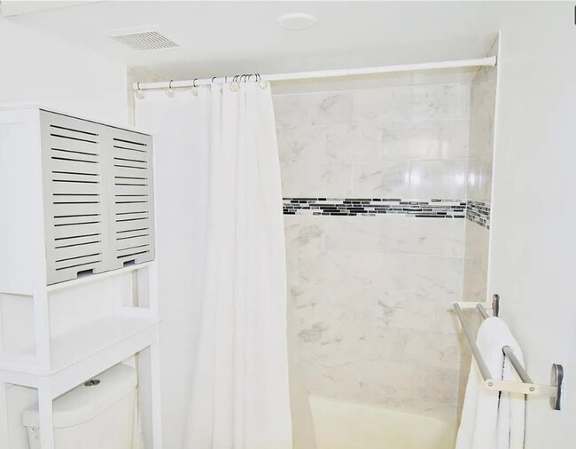 Photo - 2881 N Oakland Forest Dr