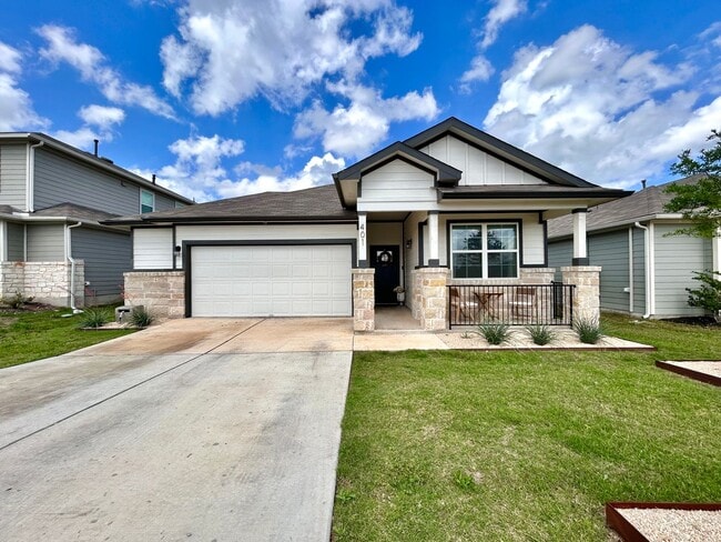 Photo - 401 Town Lk Bnd