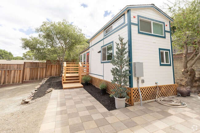 Building Photo - 526 Sunnyslope Ave Rental