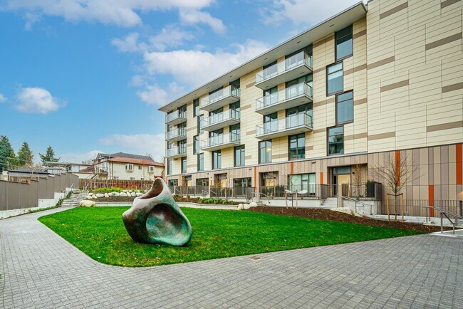 Photo - 8188 Fraser St