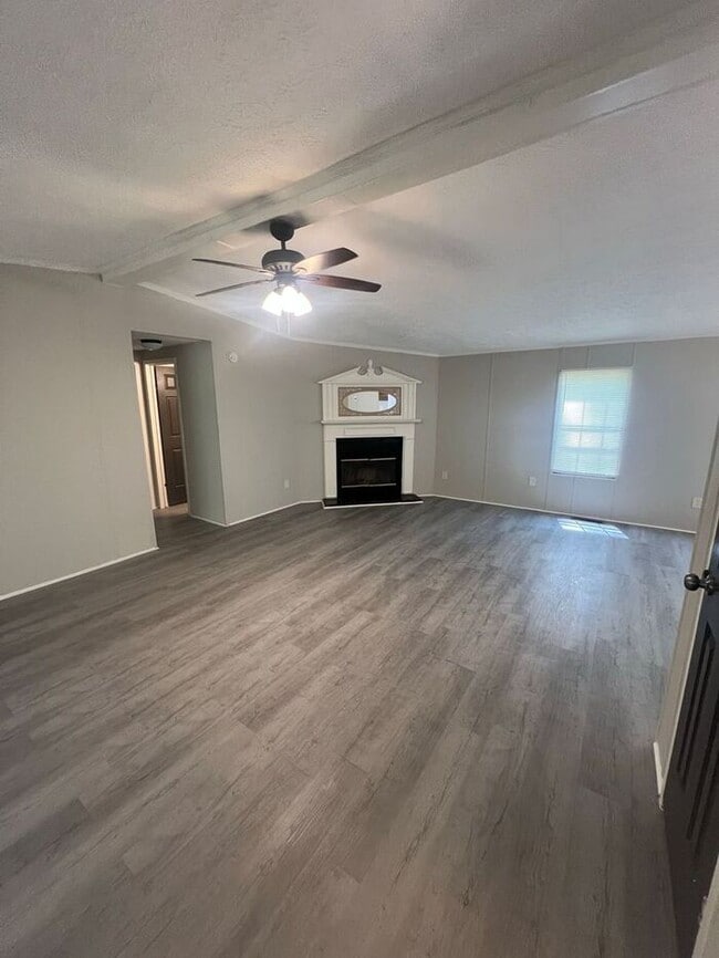 Photo - Cozy 3 bedroom 2 bath home in BUFORD SCHOOL DISTRCT!