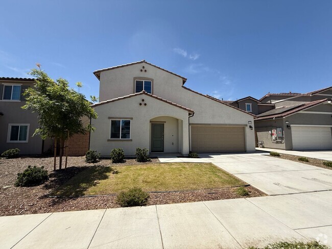 Building Photo - Fall in love with this NEWER  5 bedroom 4 ... Rental