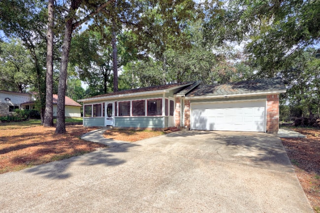 Building Photo - 4811 Holly Ln S Rental