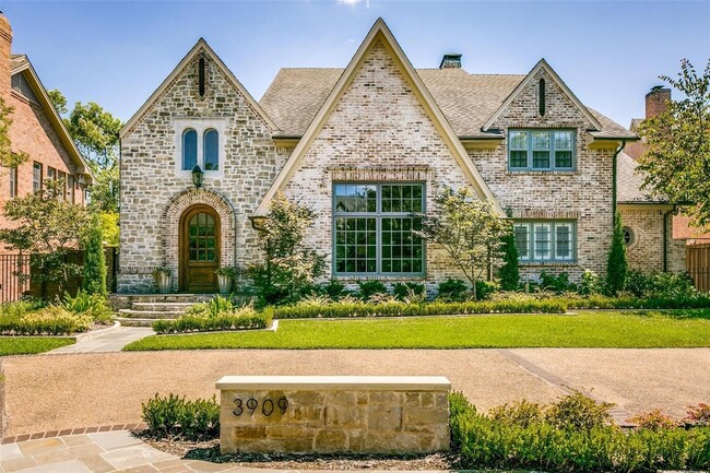 Building Photo - 3909 Greenbrier Dr