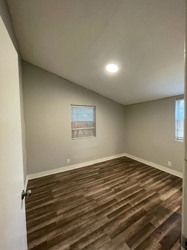 Photo - 3 bed/1 bath on a corner lot!